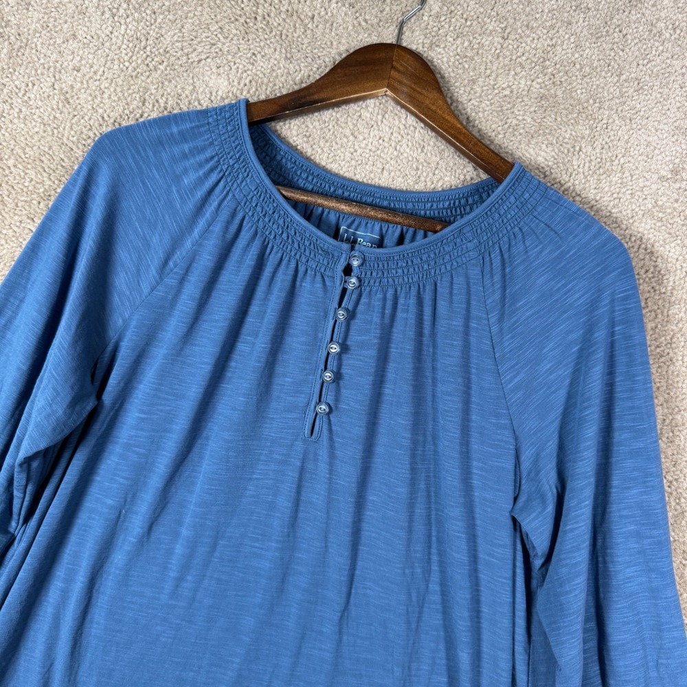 L.L. Bean Henley Top Womens Medium Blue Smocked‎ Neck 3/4 Sleeve Slub Knit Shiry
